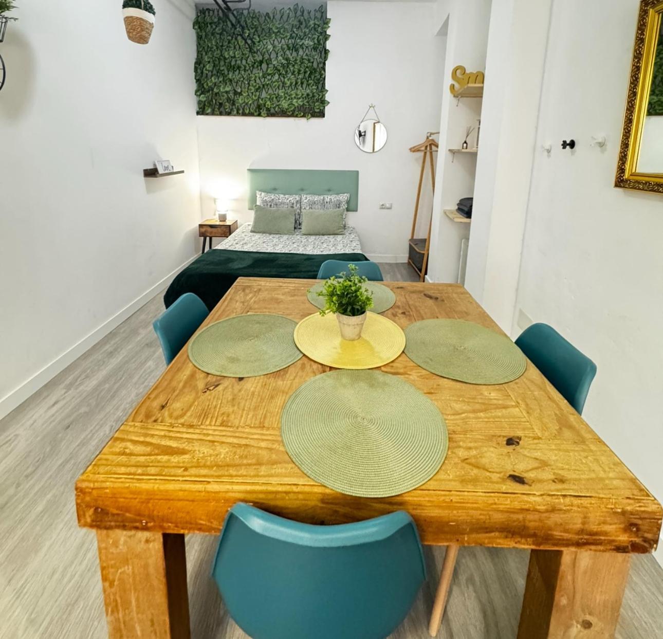 Cozy Place By Elenahost Apartment *